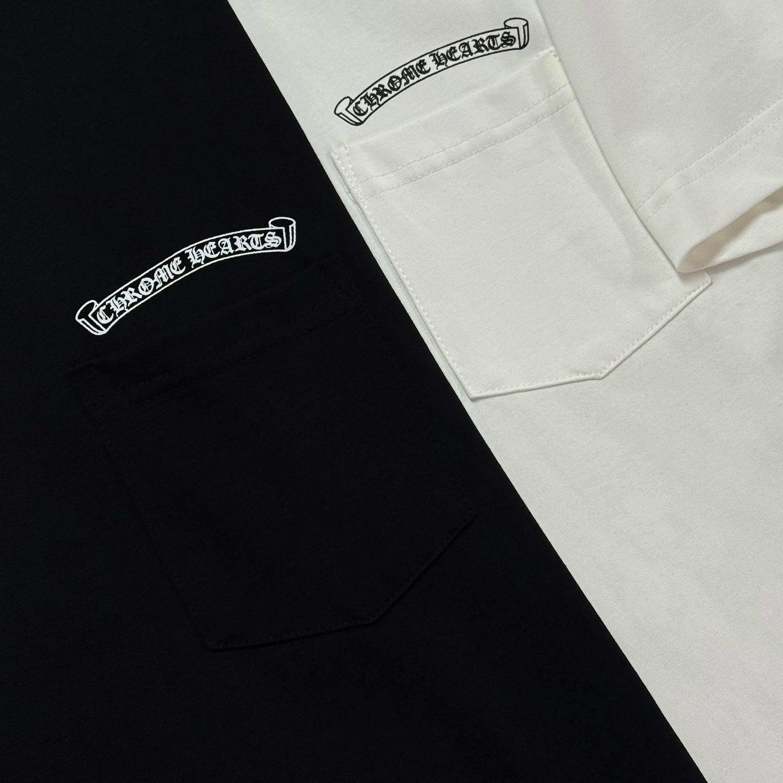 P180 Chrome Hearts Chrome Hearts 25 high version. The fabric is made of 300 grams of high-density cotton. It does not deform or shrink. It has three labels. It is the same style for men and women. Technology: Digital printing. Color: White. Black. SIZE: S-XL.